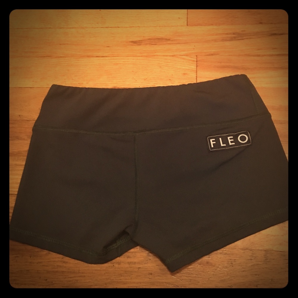 Hunter green fleo shorts
